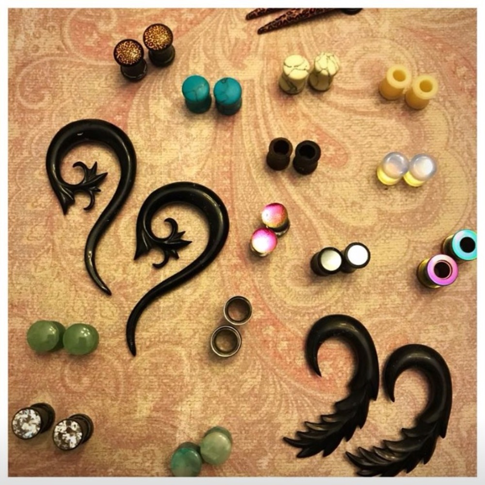 Size 0 ear gauges